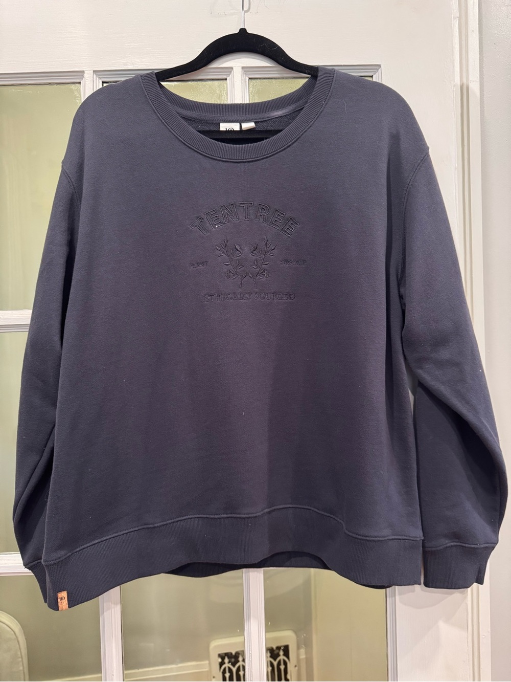 Tentree women’s Crewneck Sweatshirt in blue Charcoal